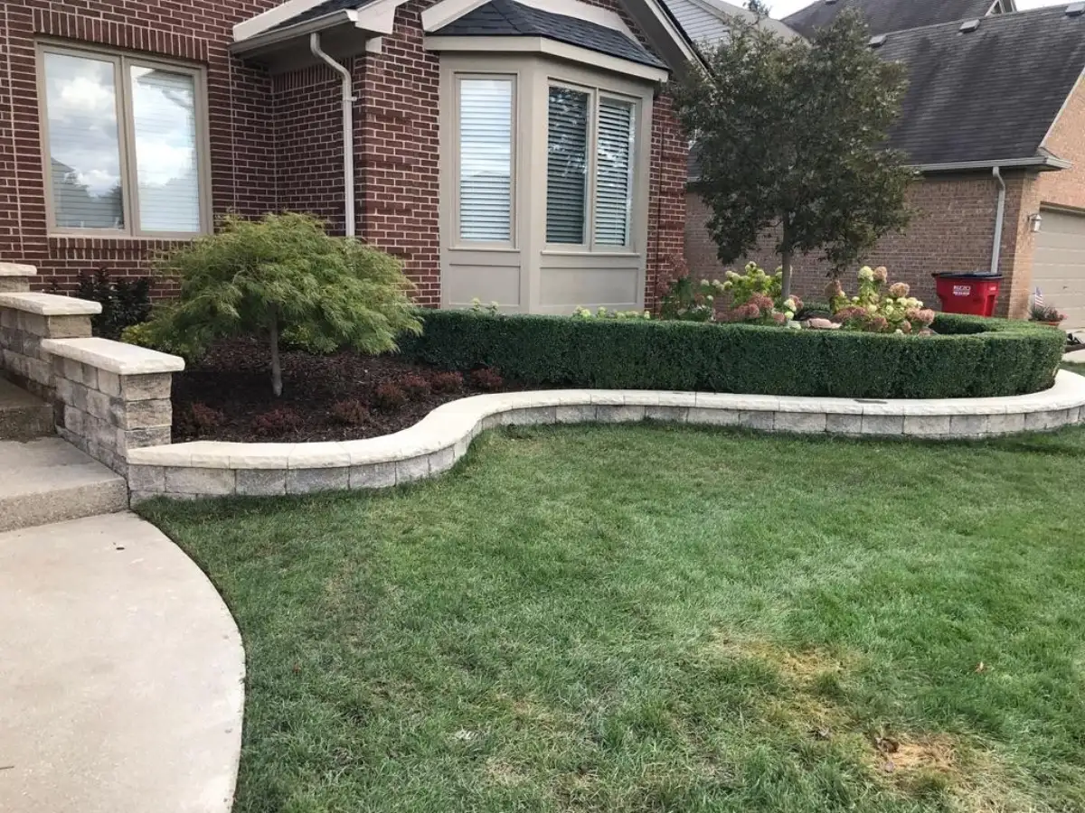 Traditional English garden landscape design in Chesterfield, Michigan